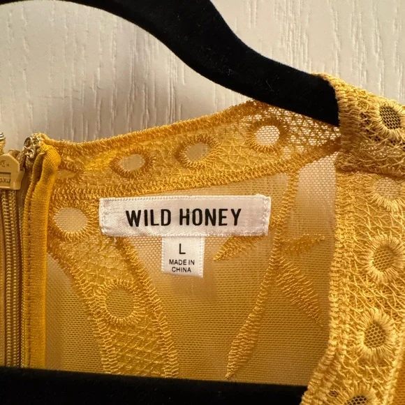 Wild Honey Mustard Lace Shorts Romper Woman’s Large Boho - Picture 2 of 4